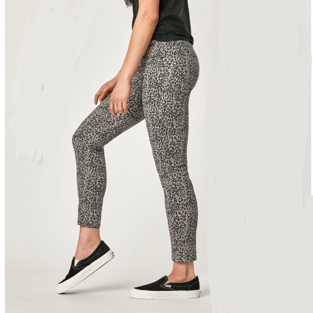 Mavi Tess High Rise Cropped Jean Grey Leopard 30